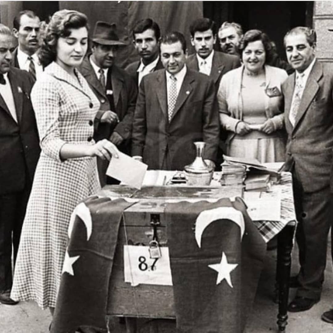 Türkiye'de Kadınlara Seçme ve Seçilme Hakkının Tanınması